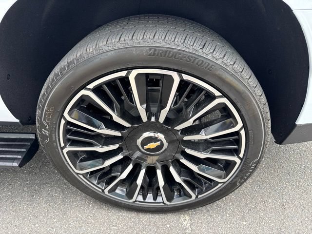 New 2026 Chevrolet Suburban High Country AWD/4WD image 30