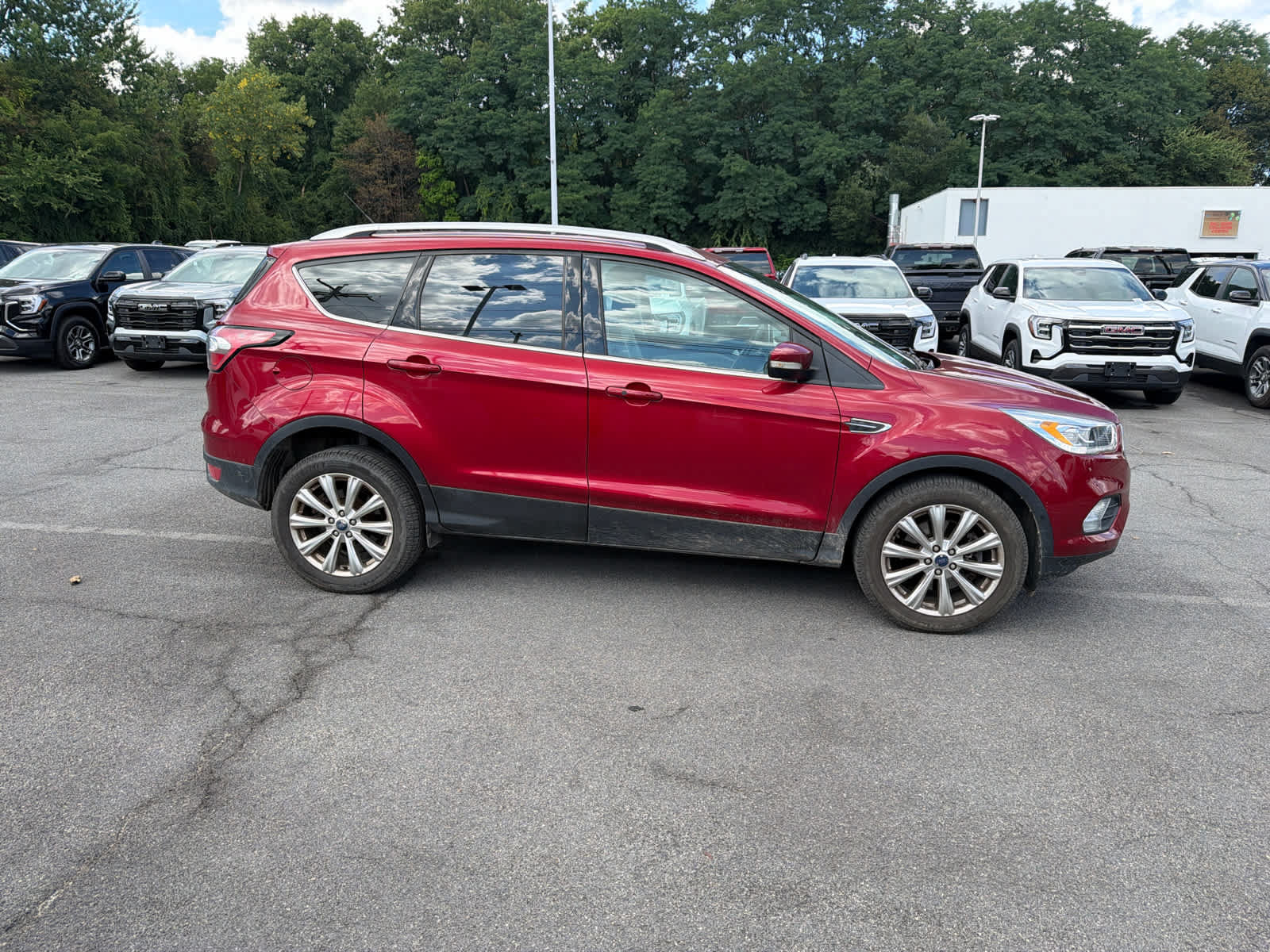 Used 2017 Ford Escape Titanium w/ Equipment Group 301A AWD/4WD image 43