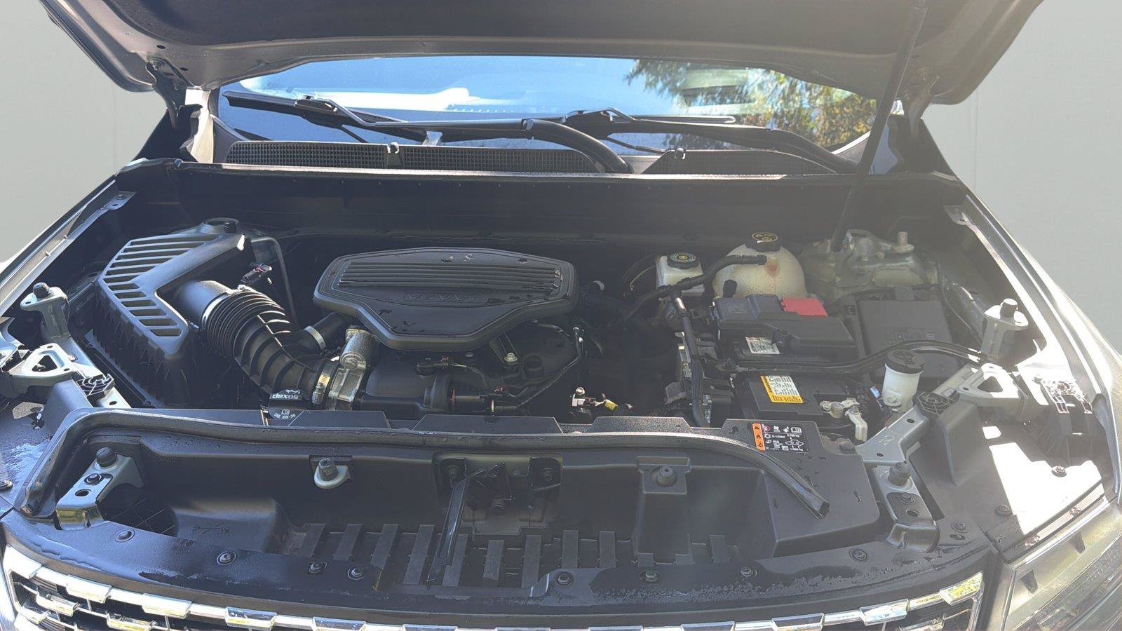 Used 2023 GMC Acadia Denali w/ Trailering Package AWD/4WD image 9