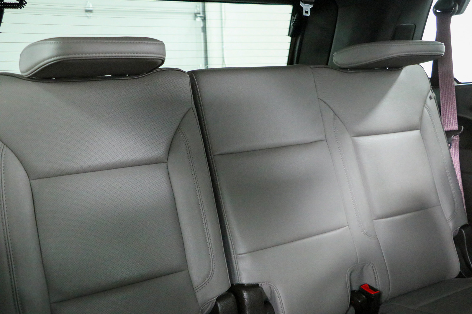 Used 2023 GMC Yukon SLT w/ SLT Premium Package AWD/4WD image 34