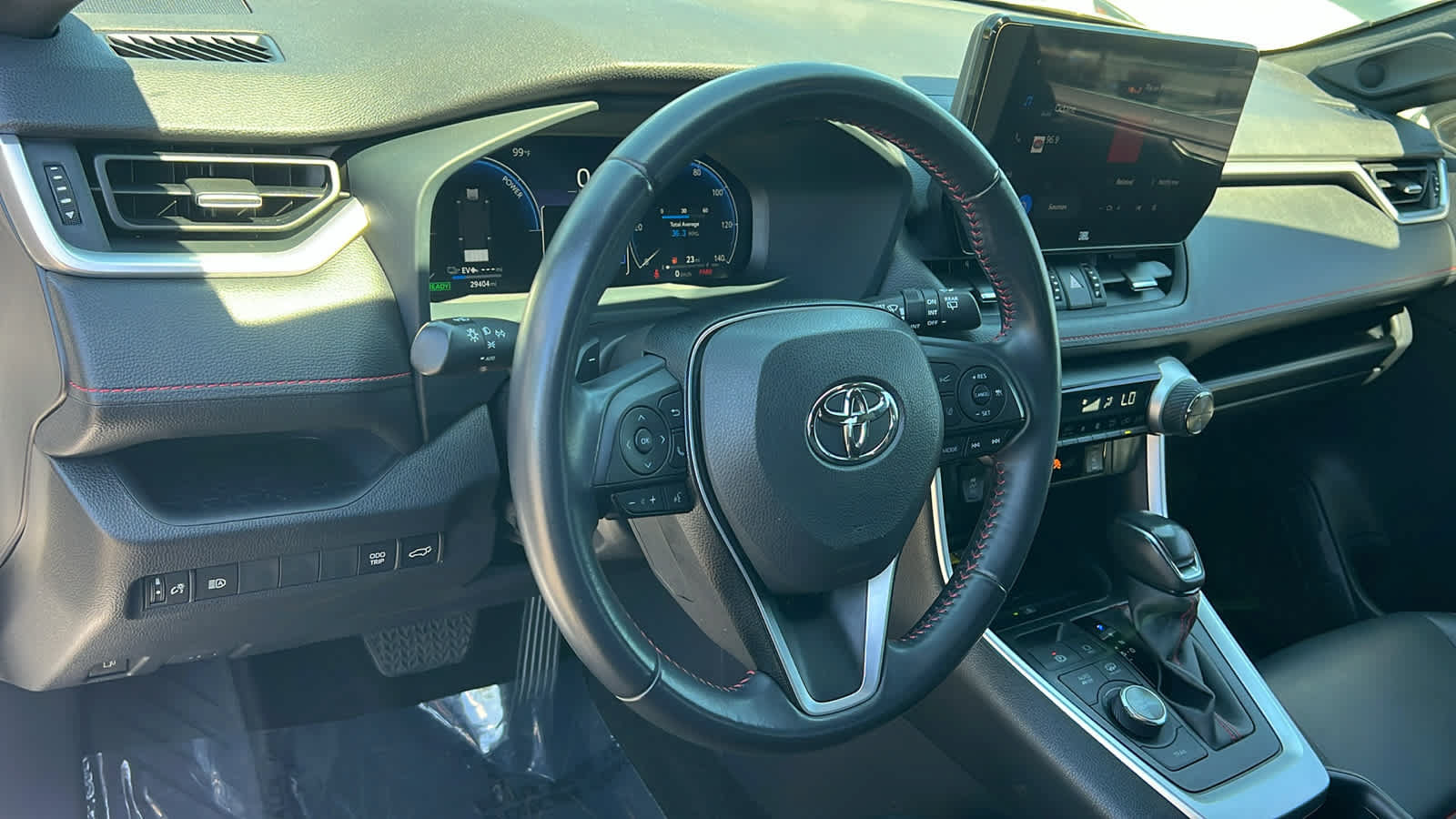 Used 2023 Toyota RAV4 XSE AWD/4WD image 10