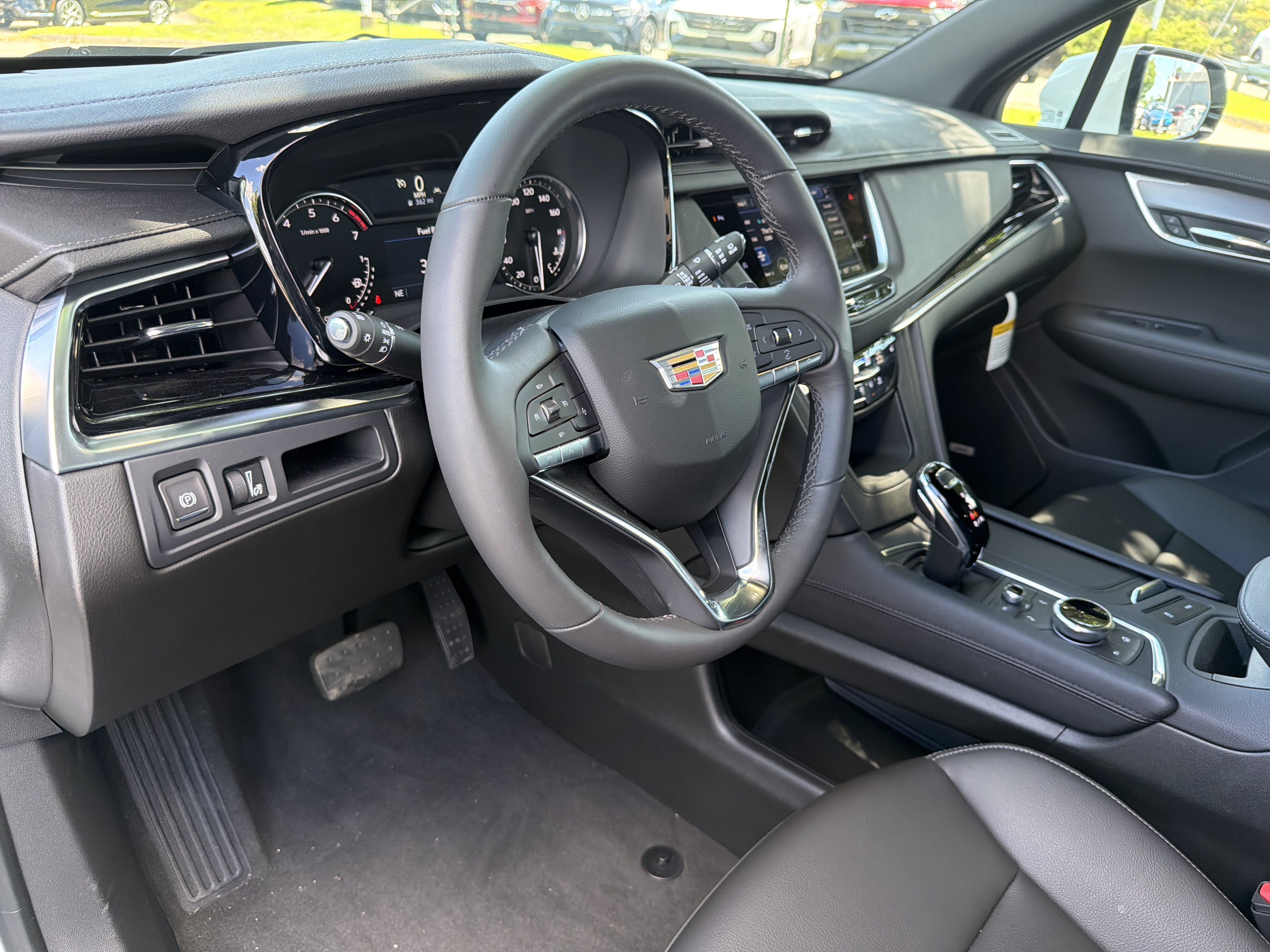 Used 2025 Cadillac XT6 Luxury AWD/4WD image 23