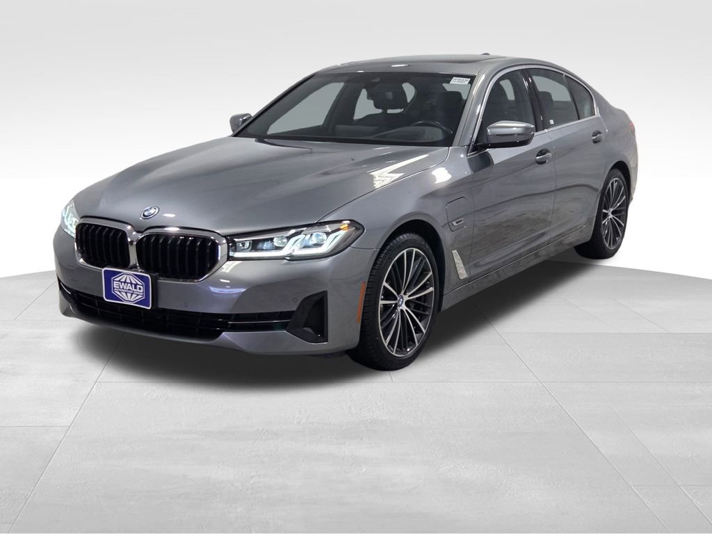 Used 2023 BMW 530e xDrive w/ Premium Package AWD/4WD image 18