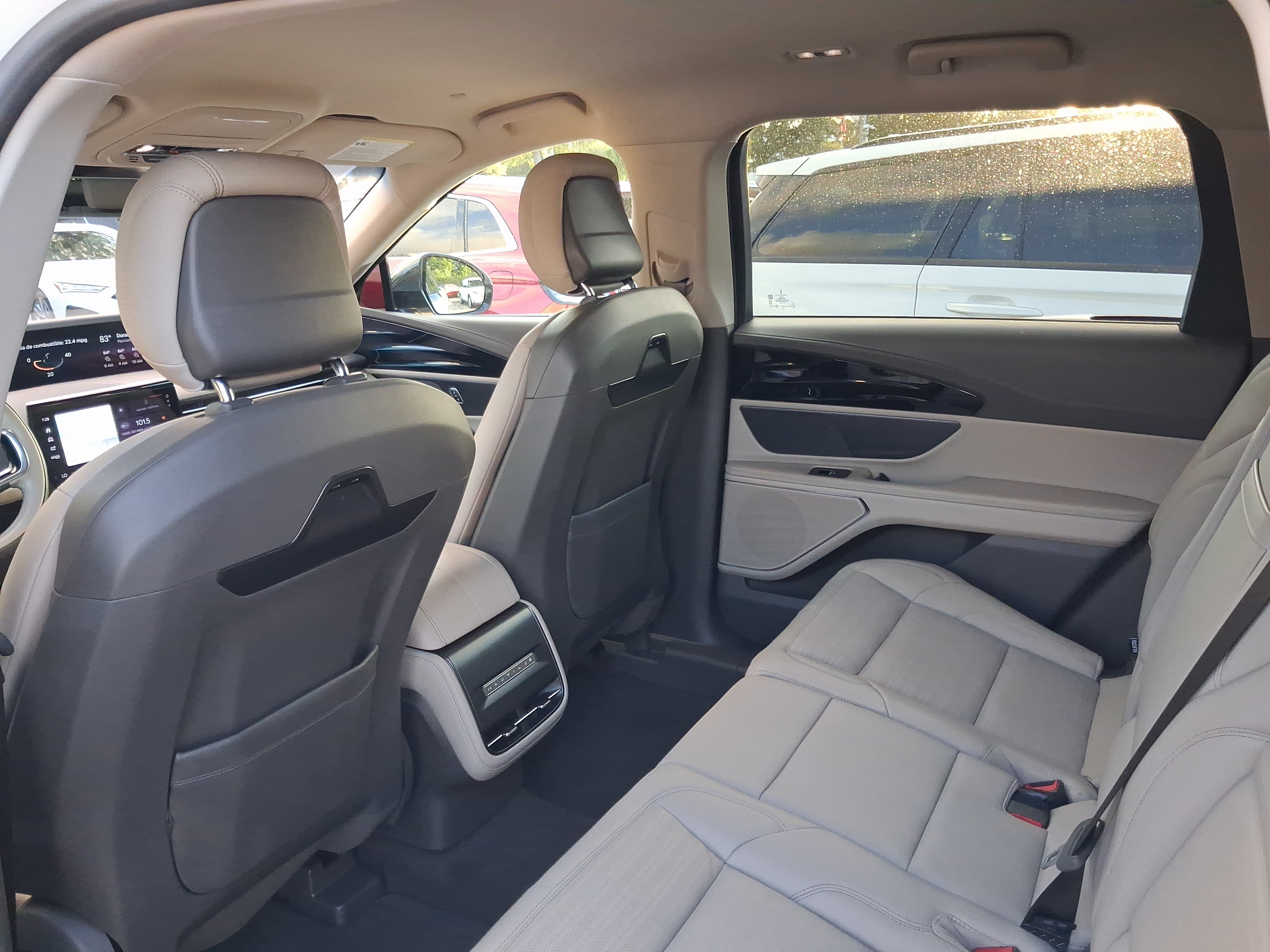 Used 2024 Lincoln Nautilus Reserve AWD/4WD image 5