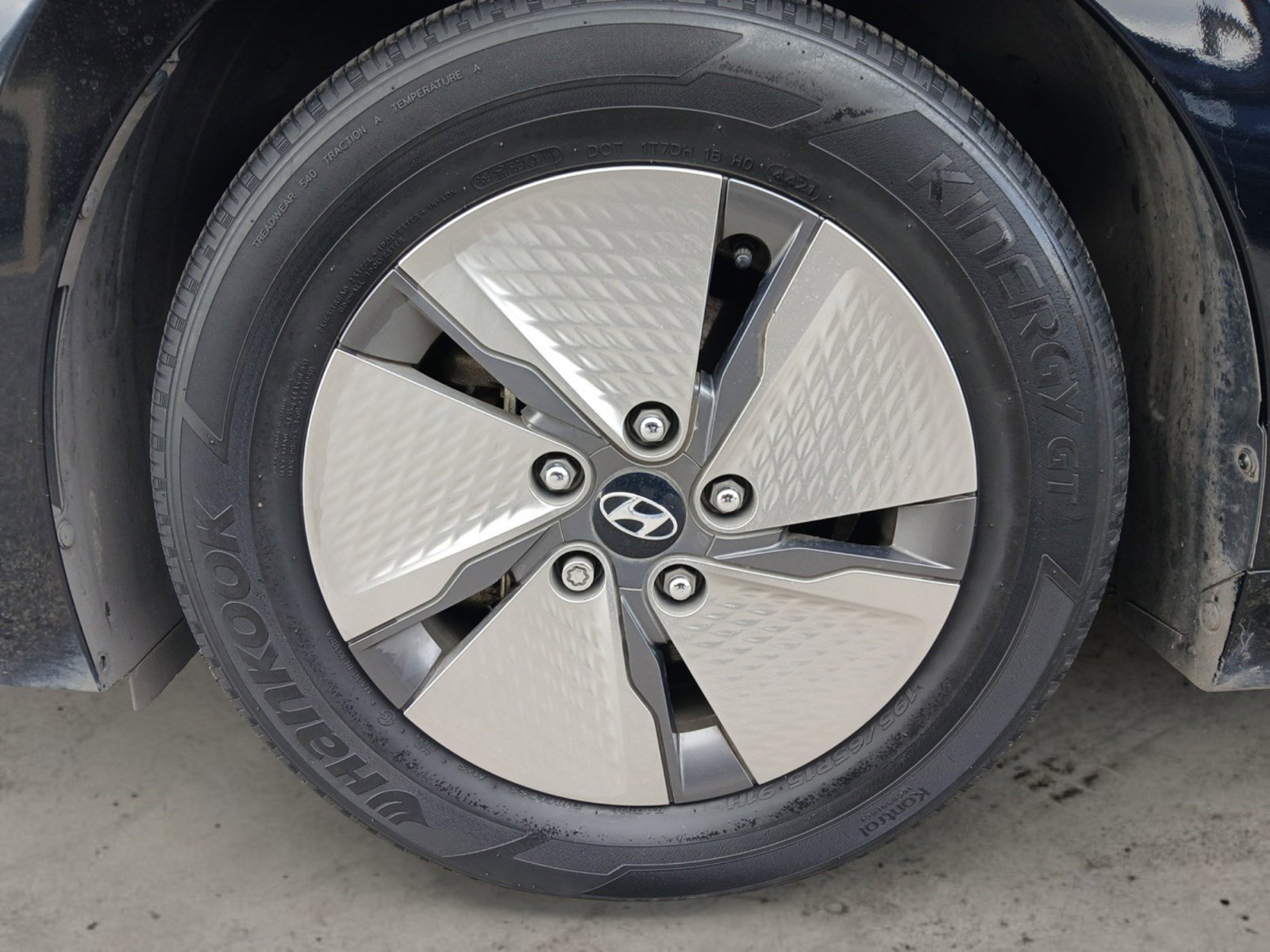 Used 2022 Hyundai Ioniq SE image 14