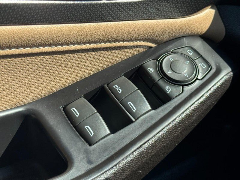Used 2023 Chevrolet Traverse Premier w/ LPO, Floor Liner Package AWD/4WD image 25