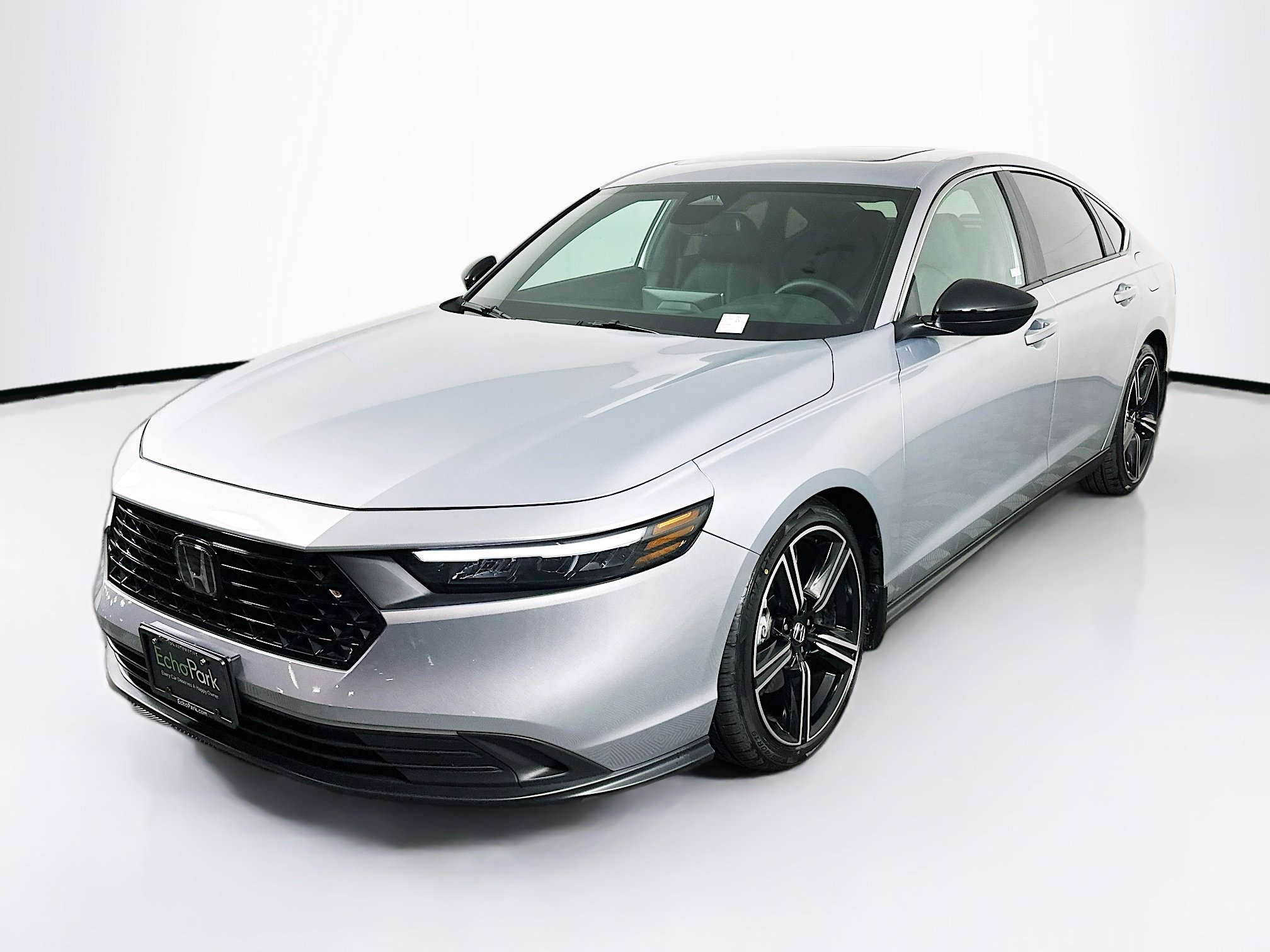Used 2025 Honda Accord Sport image 3