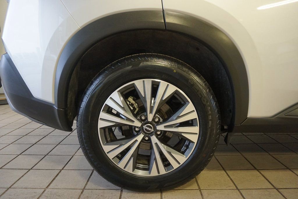 Used 2023 Nissan Rogue SV image 31