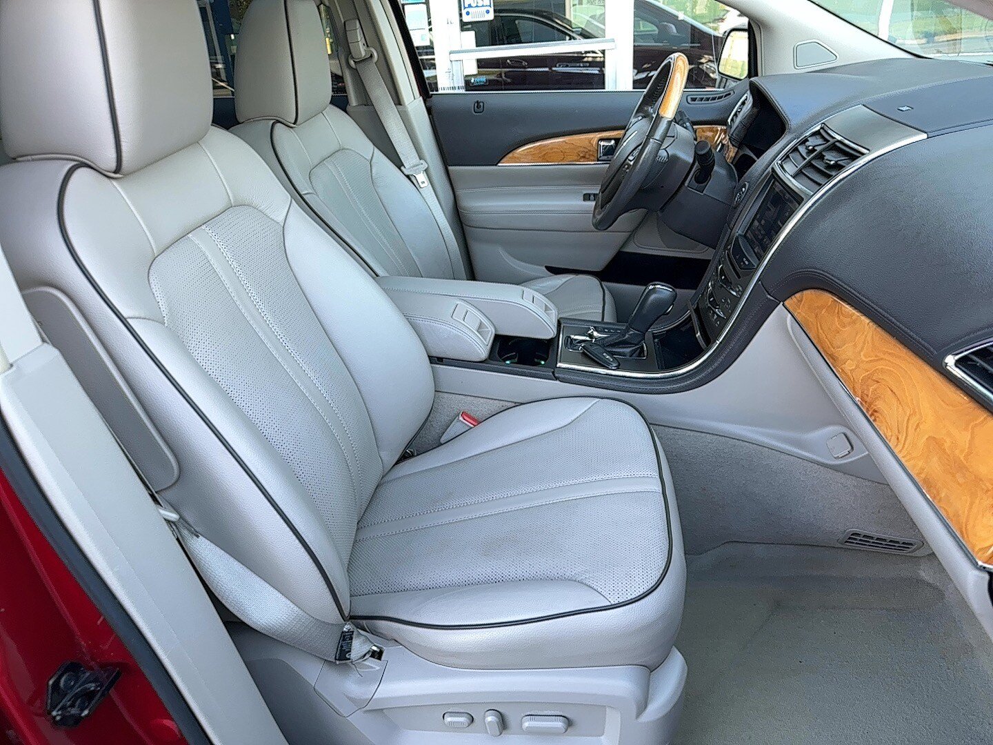 Used 2011 Lincoln MKX AWD w/ 102A Rapid Spec Order Code image 24
