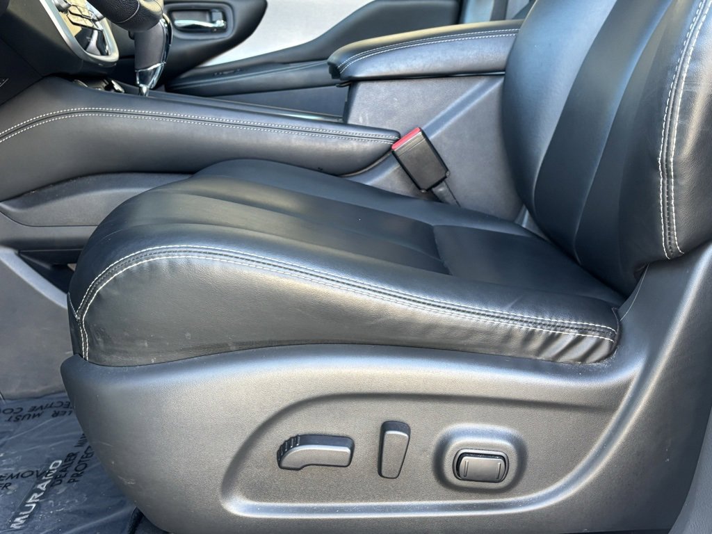 Used 2020 Nissan Murano SV w/ Premium Package image 13