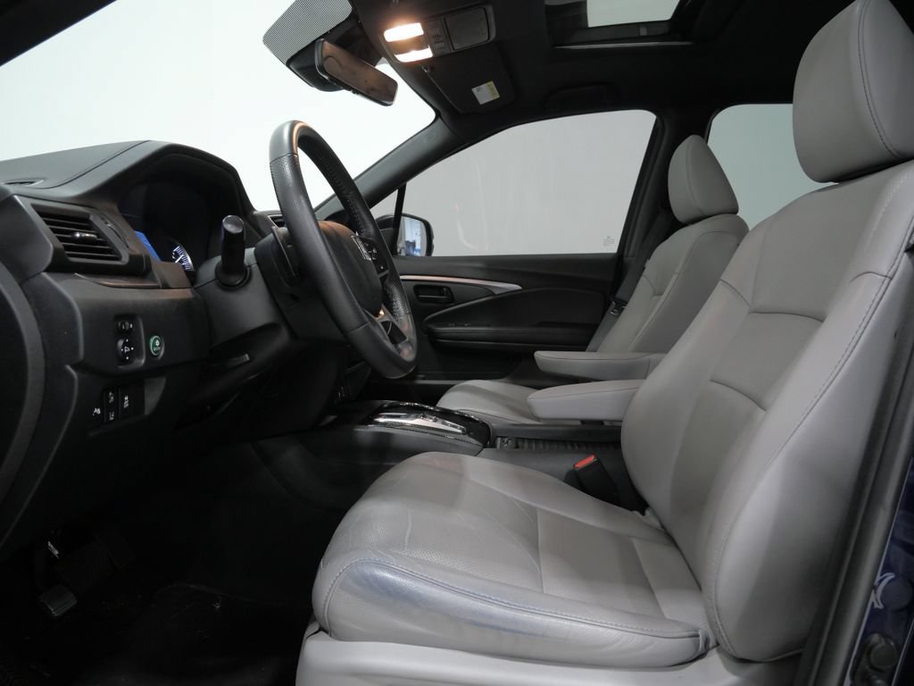 Used 2023 Honda Passport EX-L image 11