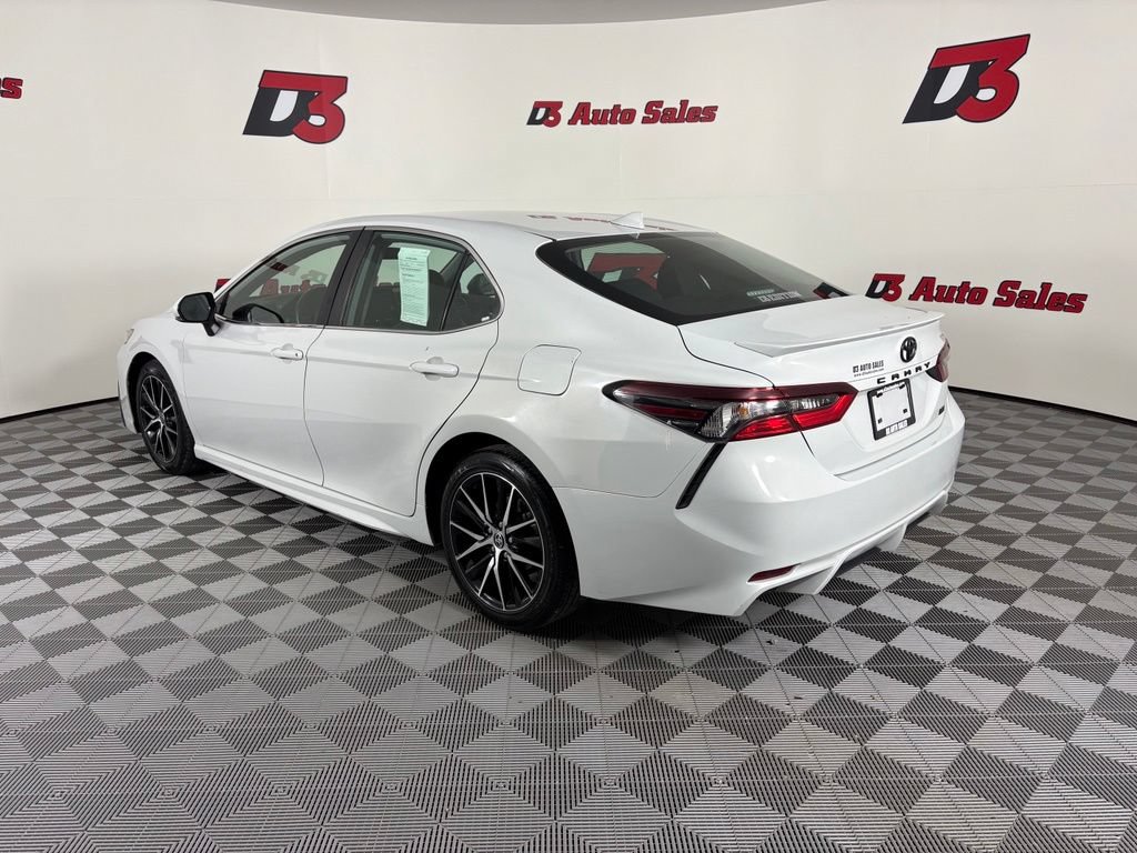 Used 2023 Toyota Camry SE FWD image 4
