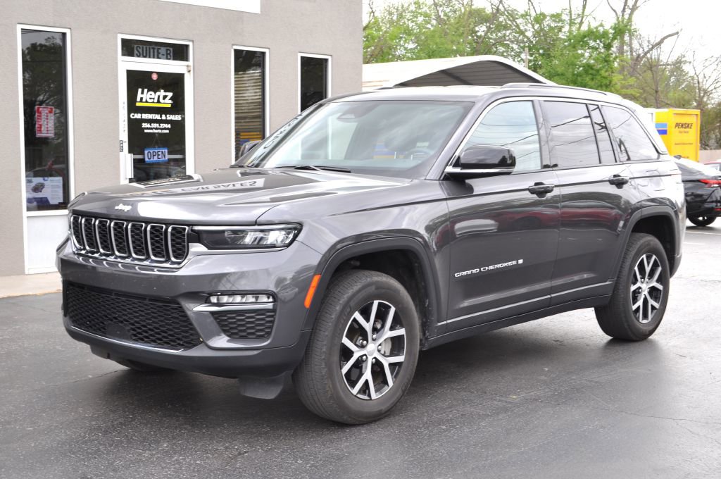 Used 2024 Jeep Grand Cherokee Limited image 2