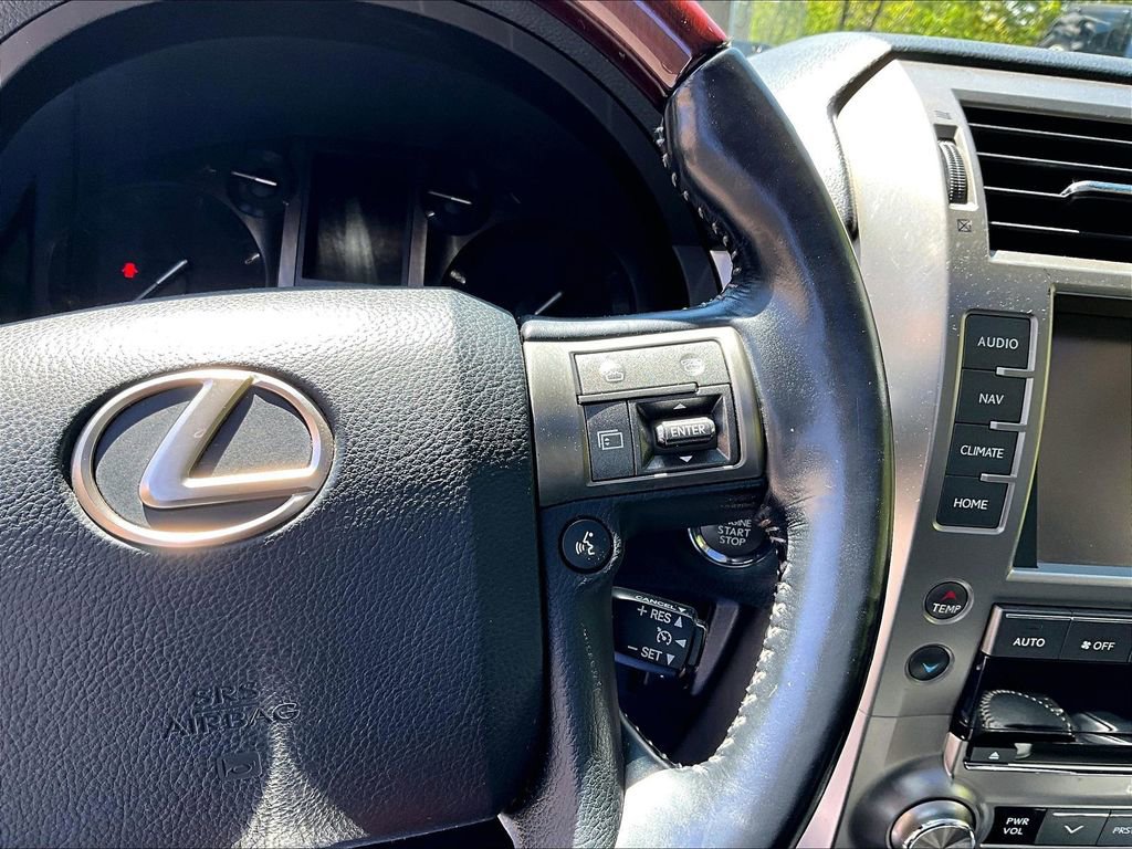Used 2016 Lexus GX 460 Luxury w/ Preferred Accessory Package AWD/4WD image 16