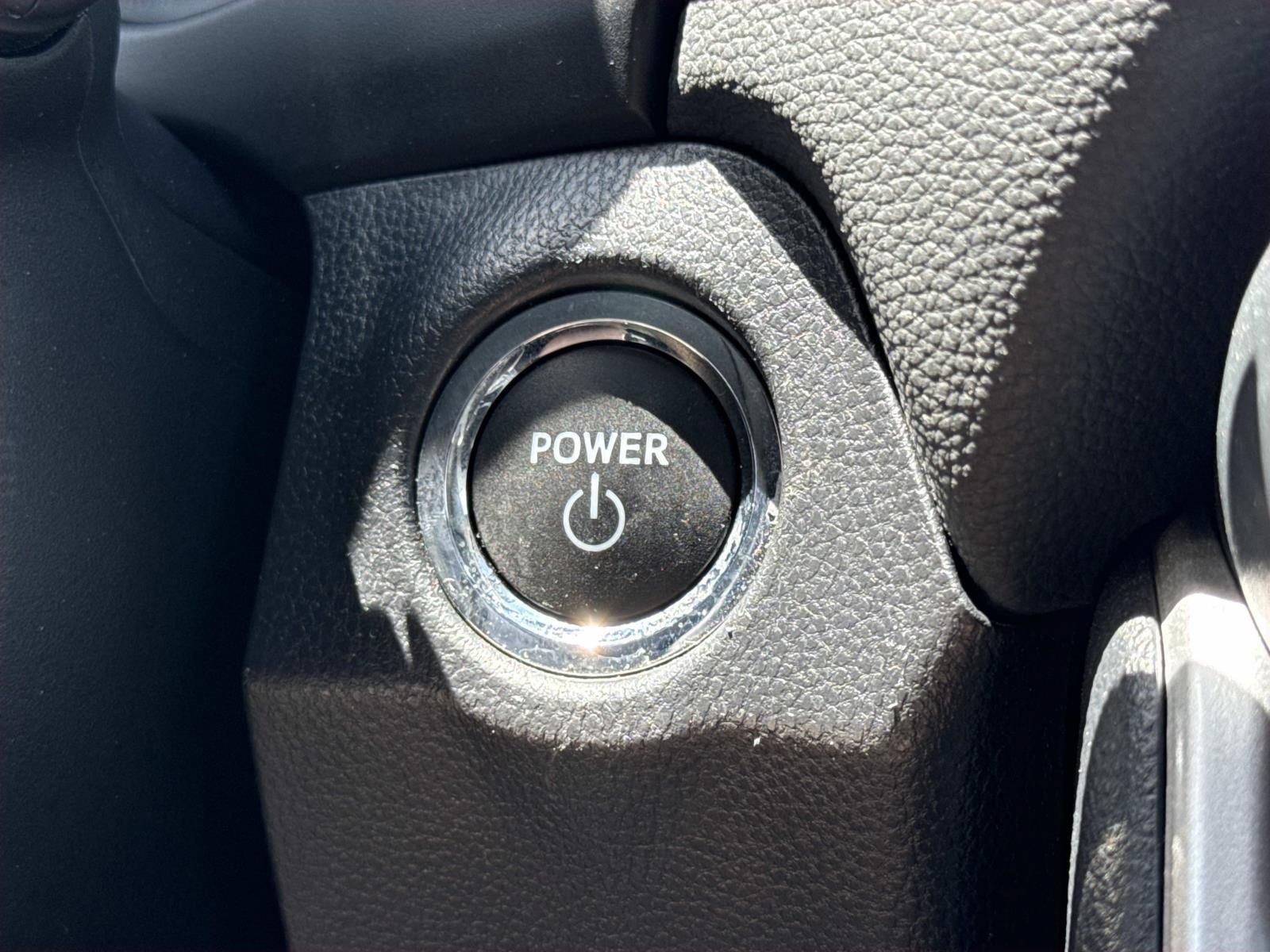 Used 2025 Toyota RAV4 XLE AWD/4WD image 20