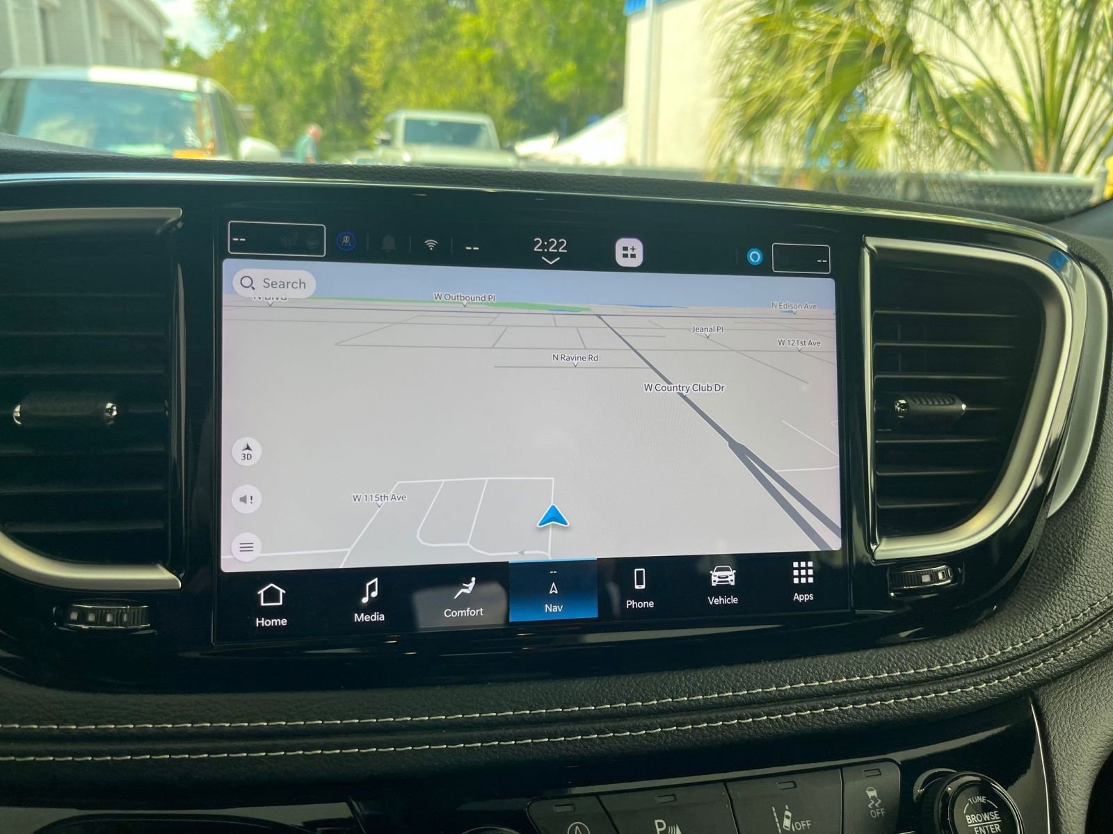 Used 2025 Chrysler Pacifica Limited FWD image 20