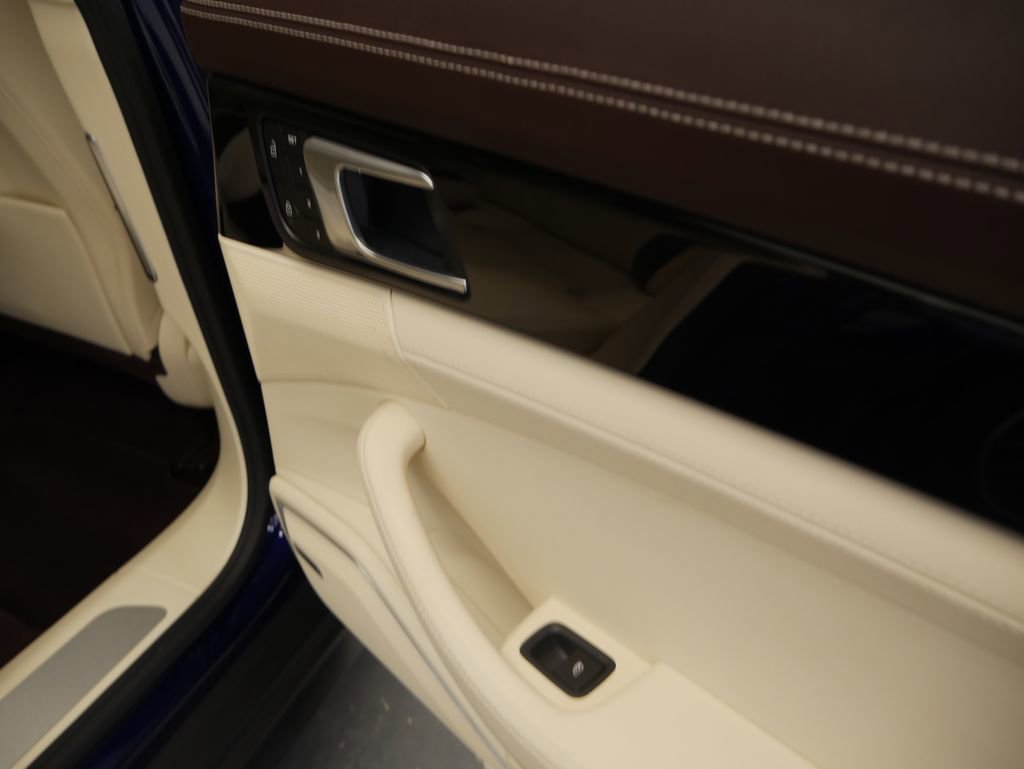 Certified 2023 Porsche Panamera 4S image 29