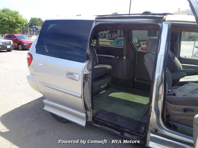 Used 2003 Chrysler Town & Country LX image 25