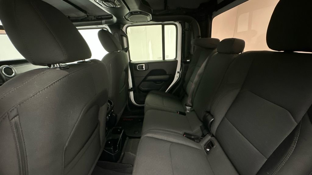 Used 2021 Jeep Gladiator Overland image 10