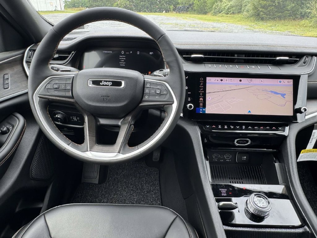 New 2026 Jeep Grand Cherokee Limited AWD/4WD image 17