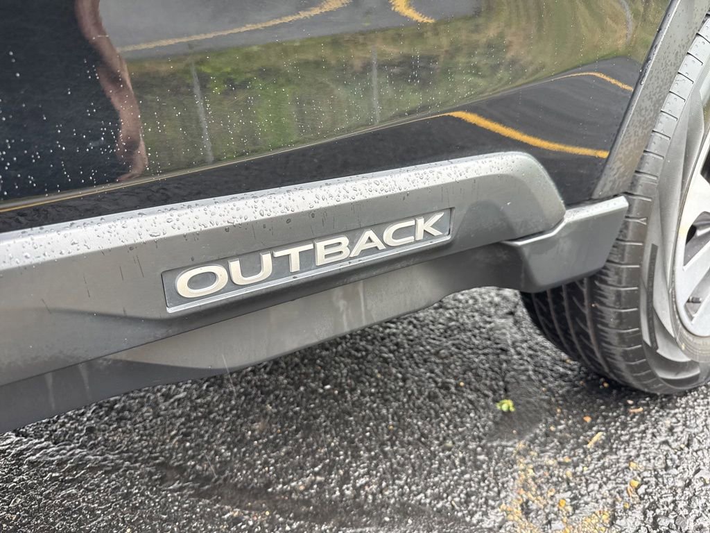 Used 2025 Subaru Outback Premium AWD/4WD image 10