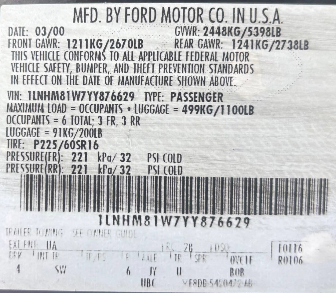 Used 2000 Lincoln Town Car Executive image 22