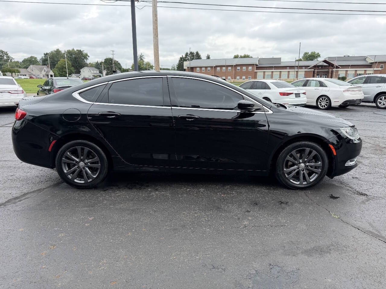 Used 2016 Chrysler 200 Limited FWD image 6