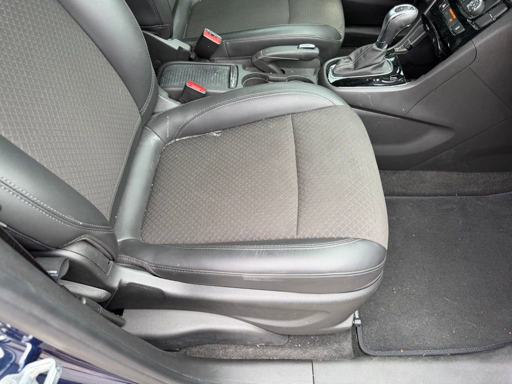 Used 2020 Buick Encore Preferred w/ Safety Package FWD image 17