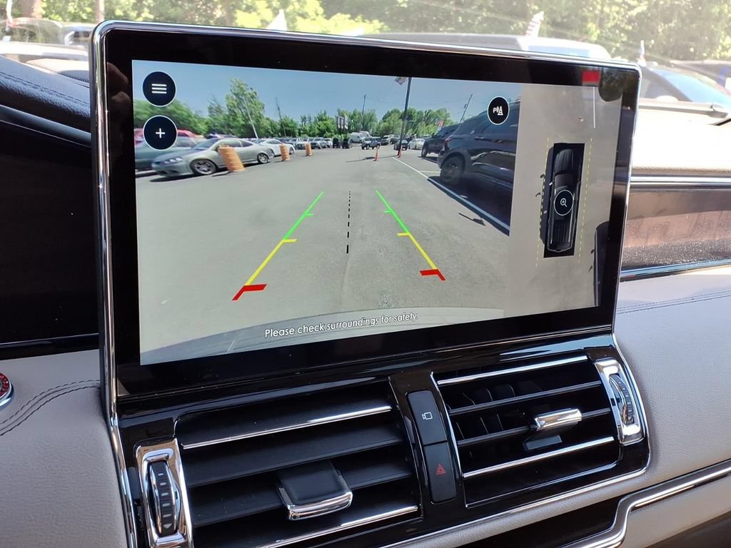 Certified 2024 Lincoln Navigator Reserve AWD/4WD image 11