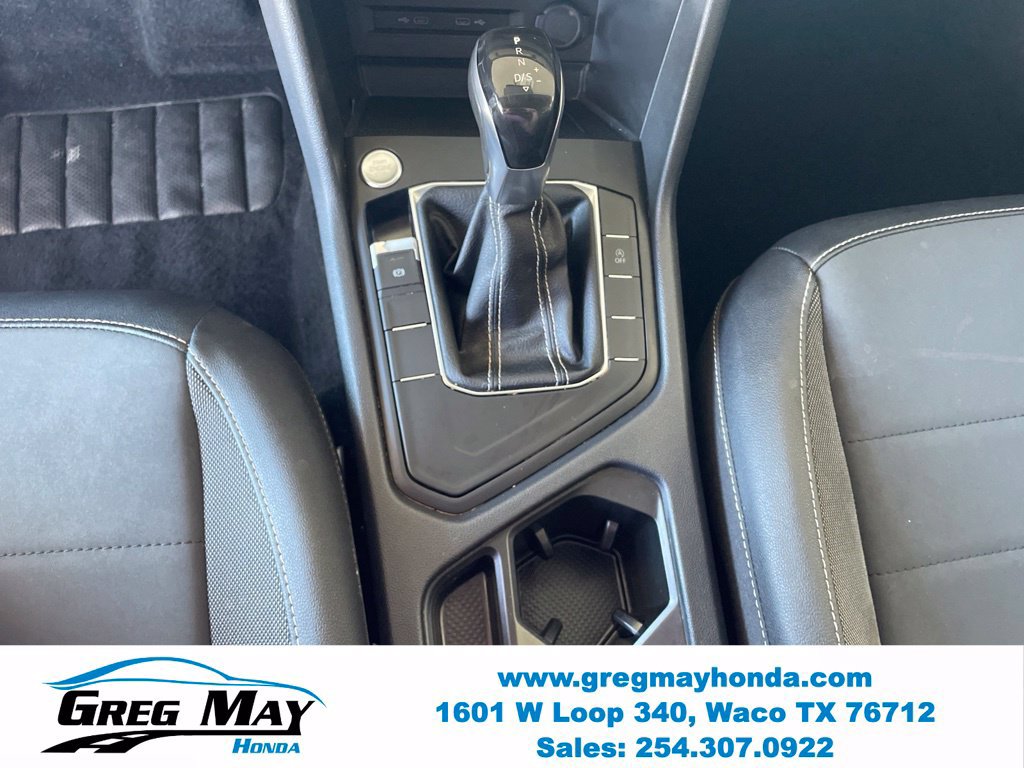 Used 2022 Volkswagen Taos SE w/ Panoramic Sunroof Package FWD image 22