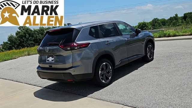 Used 2025 Nissan Rogue SV FWD image 8