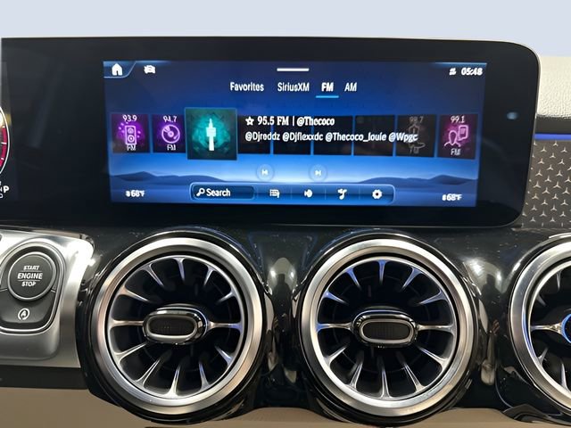 Used 2025 Mercedes-Benz GLB 250 4MATIC image 22