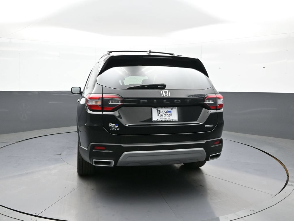 Certified 2025 Honda Pilot Touring image 7