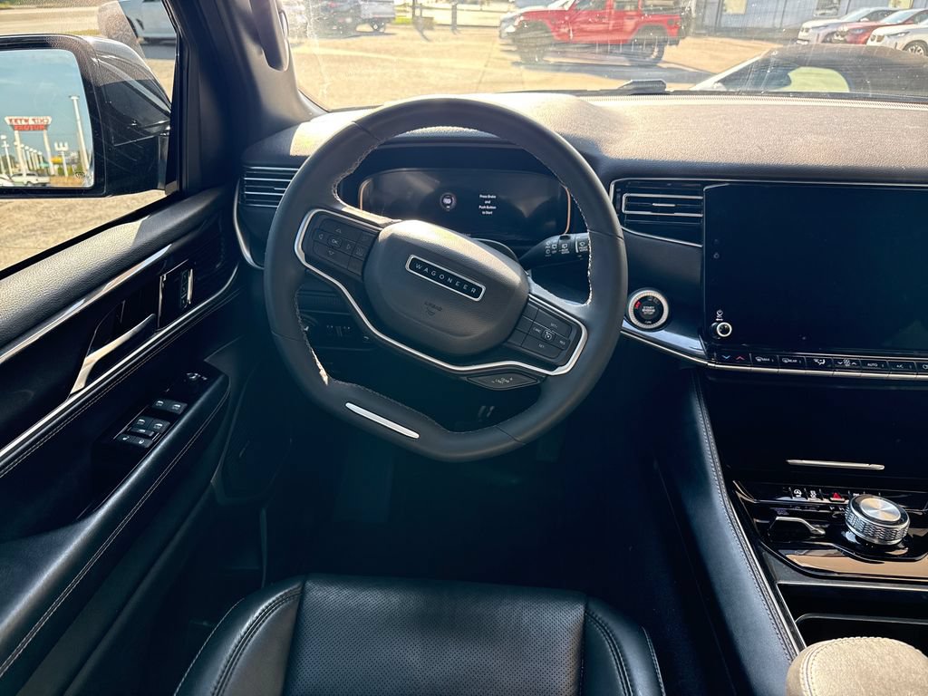 Used 2023 Jeep Wagoneer 4WD w/ Premium Group I image 12