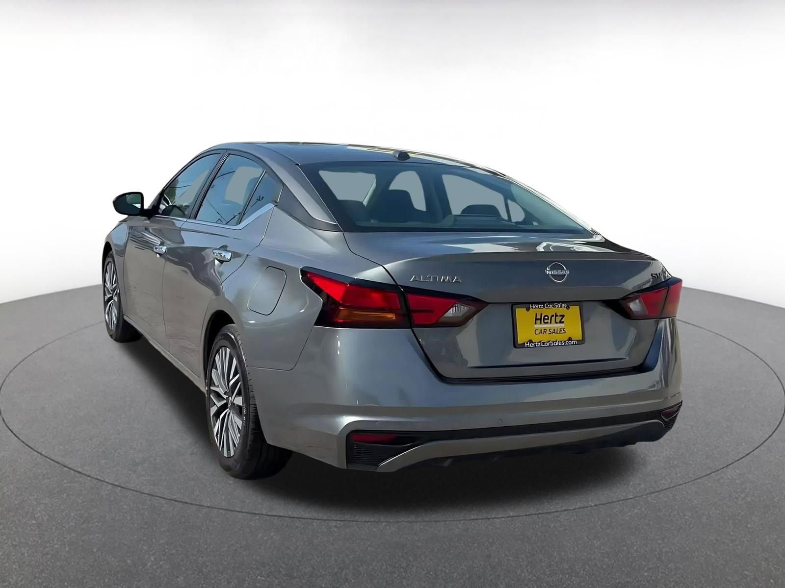 Used 2024 Nissan Altima 2.5 SV FWD image 11