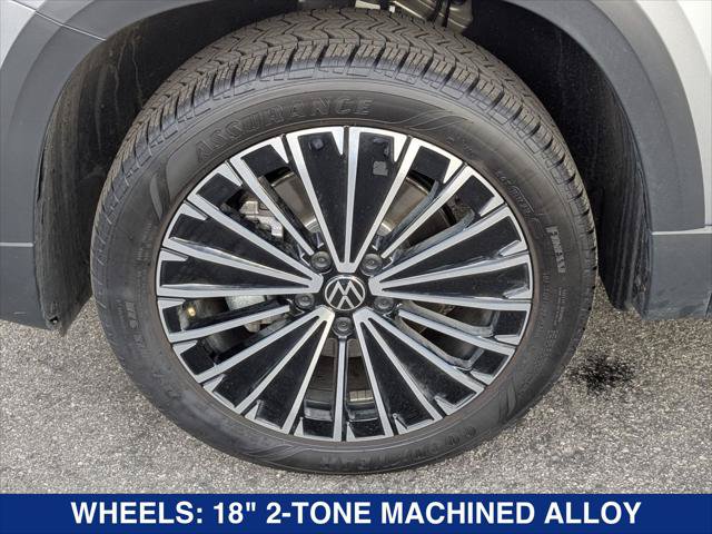 Used 2025 Volkswagen Taos SE FWD image 9