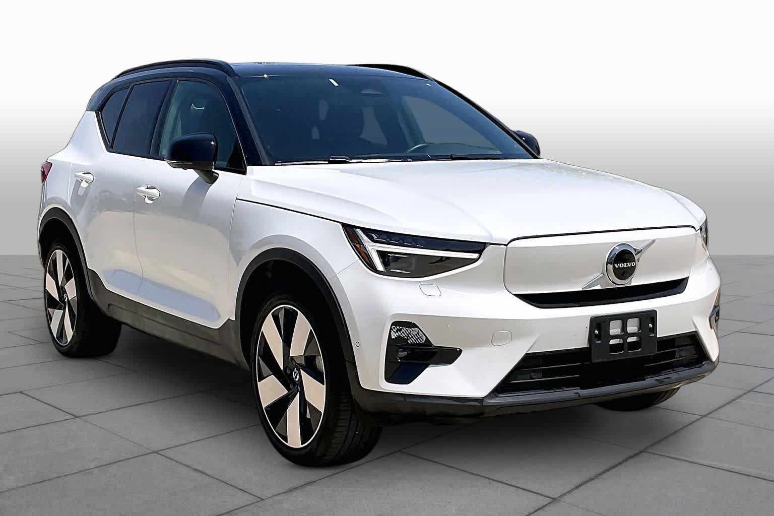 Used 2023 Volvo XC40 Recharge Ultimate AWD/4WD image 2
