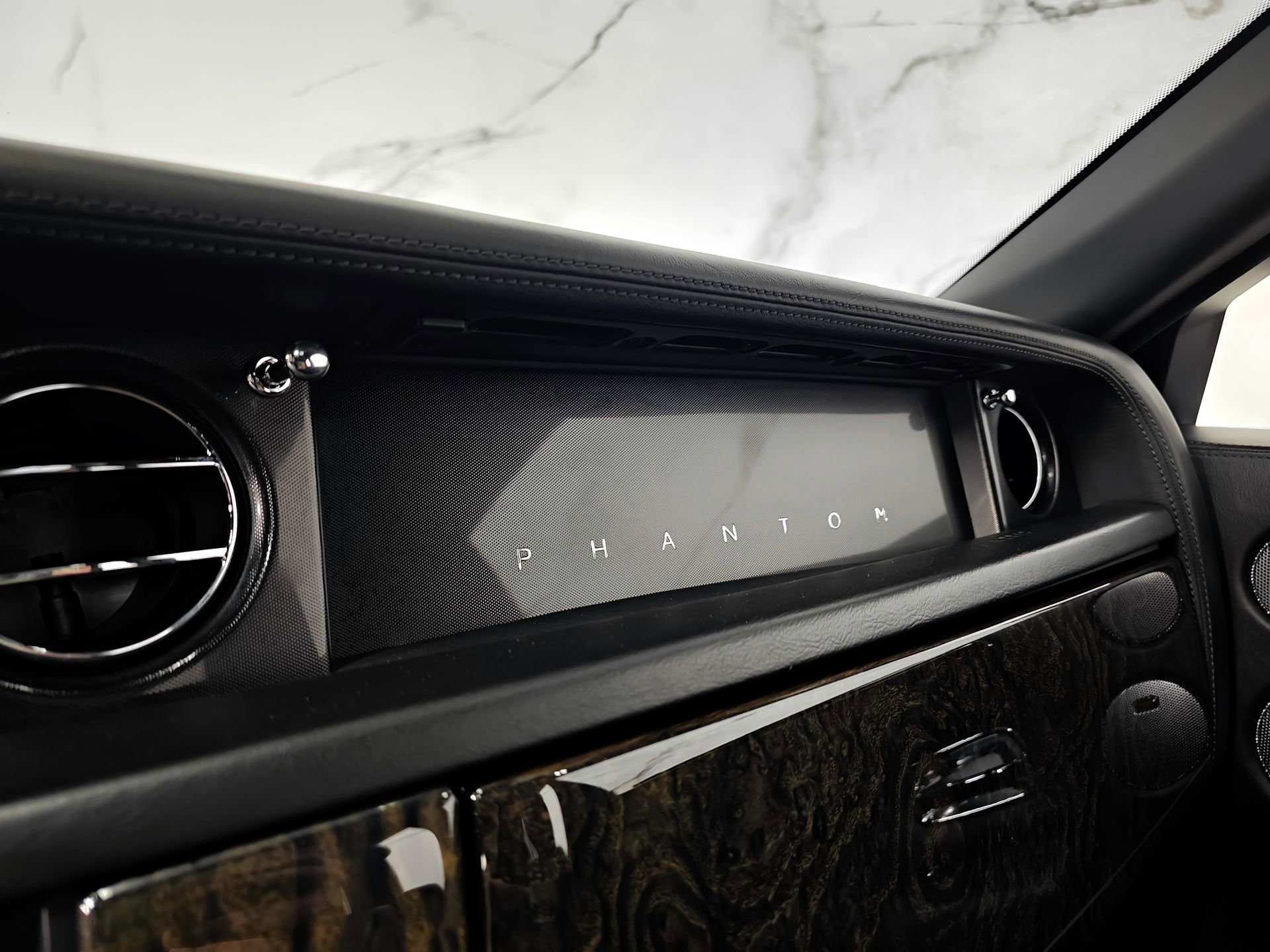 Used 2006 Rolls-Royce Phantom Sedan RWD image 42