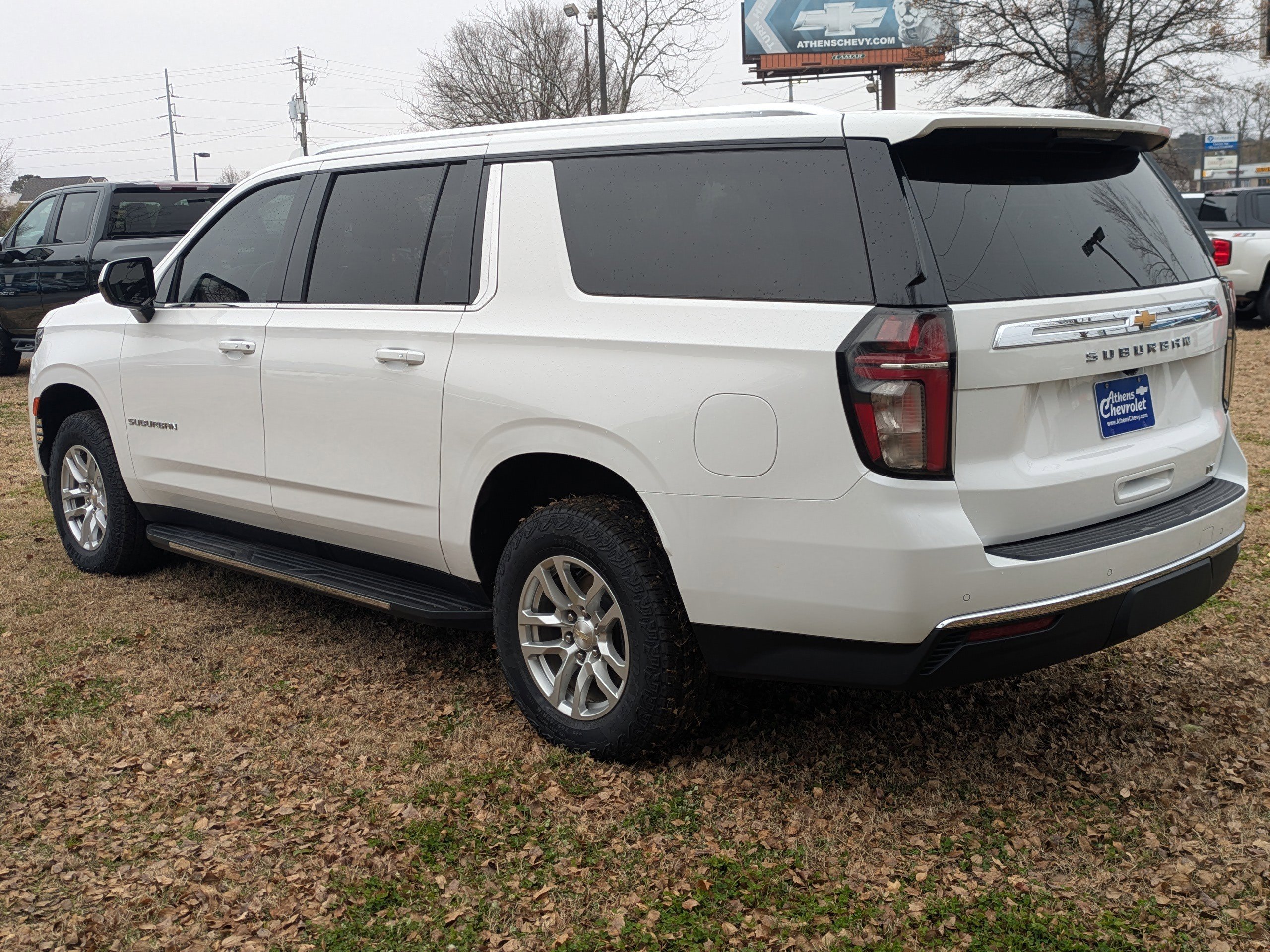 Used 2021 Chevrolet Suburban LT image 6