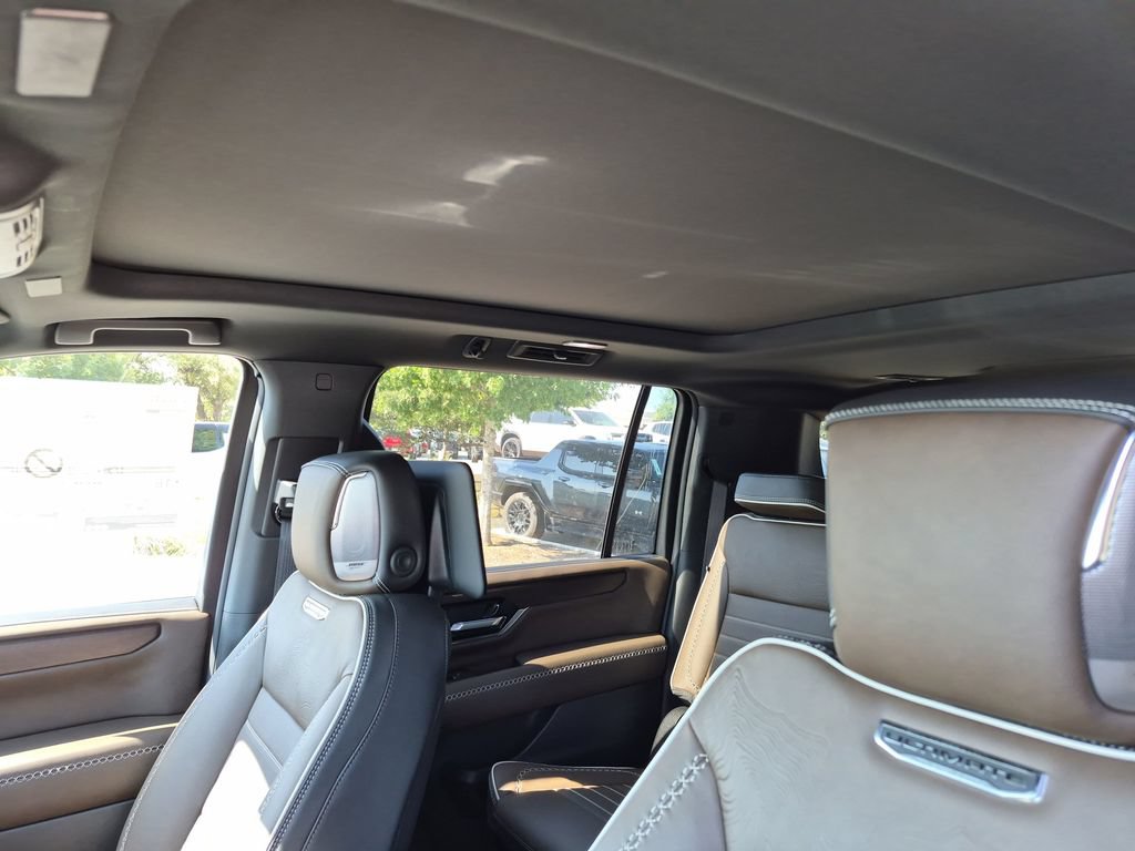 New 2026 GMC Yukon XL Denali Ultimate w/ LPO, Floor Liner Package AWD/4WD image 33
