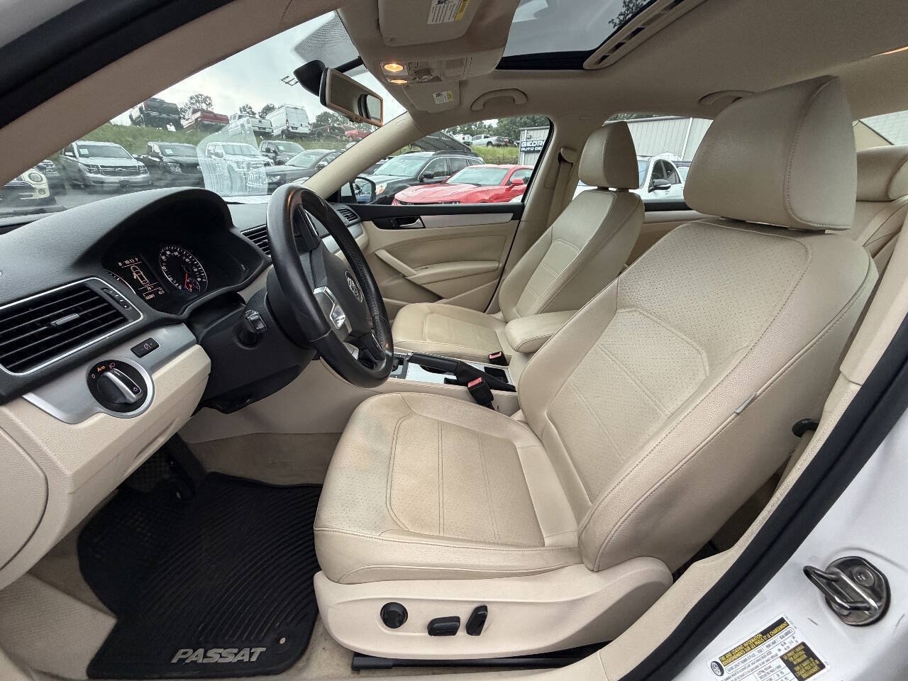 Used 2013 Volkswagen Passat 2.5 SE FWD image 16