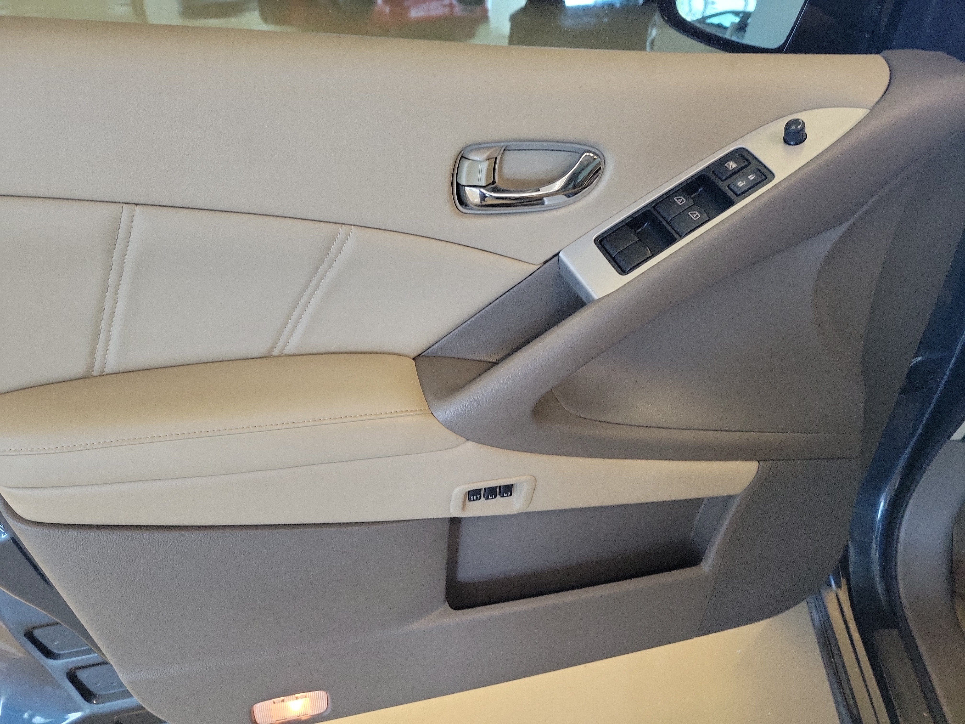 Used 2013 Nissan Murano SL FWD image 23