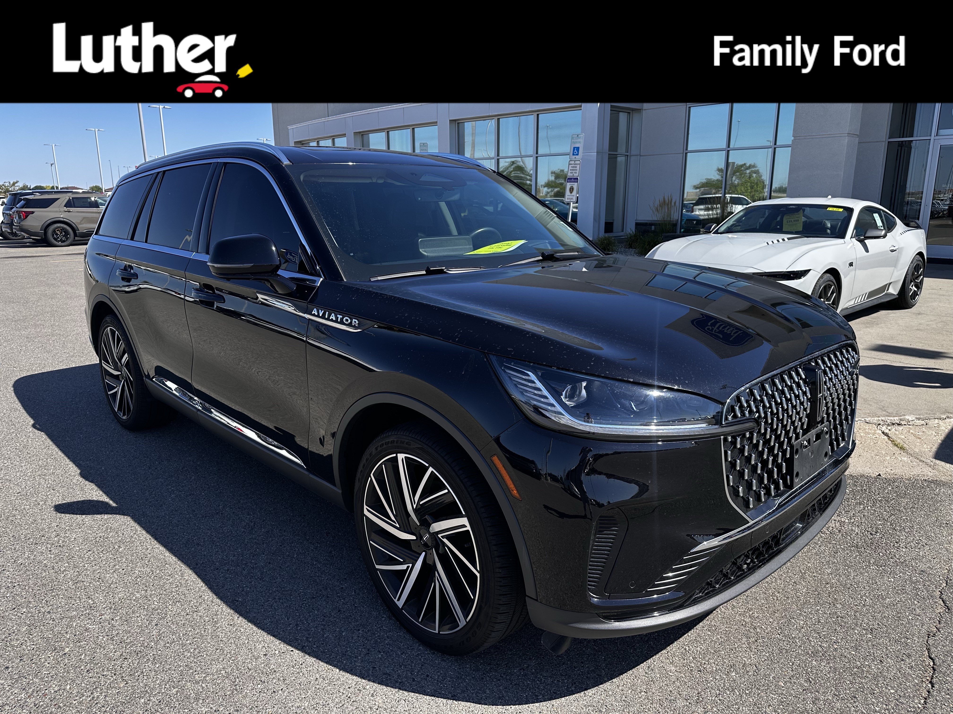 Used 2025 Lincoln Aviator Reserve w/ Equipment Group 201A AWD/4WD image 1