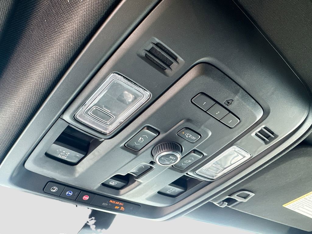 Used 2024 GMC Yukon XL Denali image 20