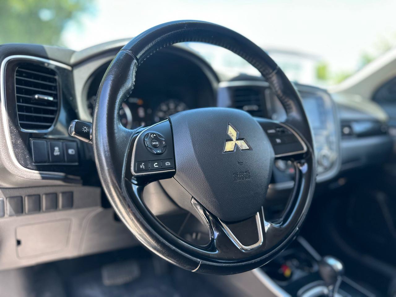 Used 2017 Mitsubishi Outlander SE AWD/4WD image 12
