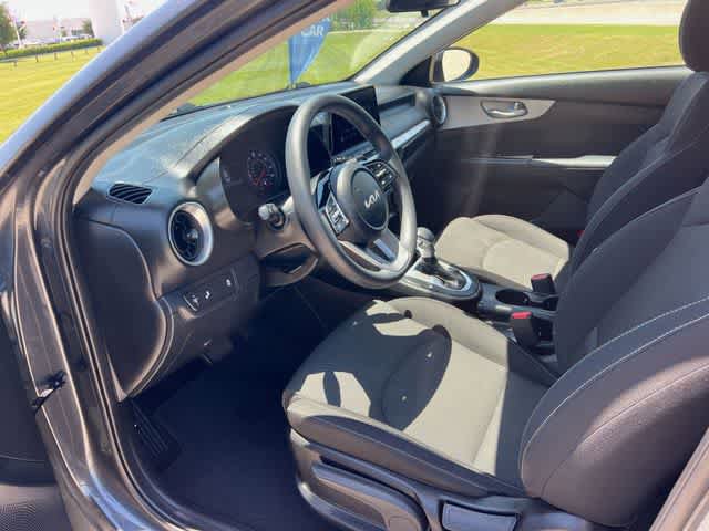 Used 2023 Kia Forte LXS w/ LXS Technology Package FWD image 3