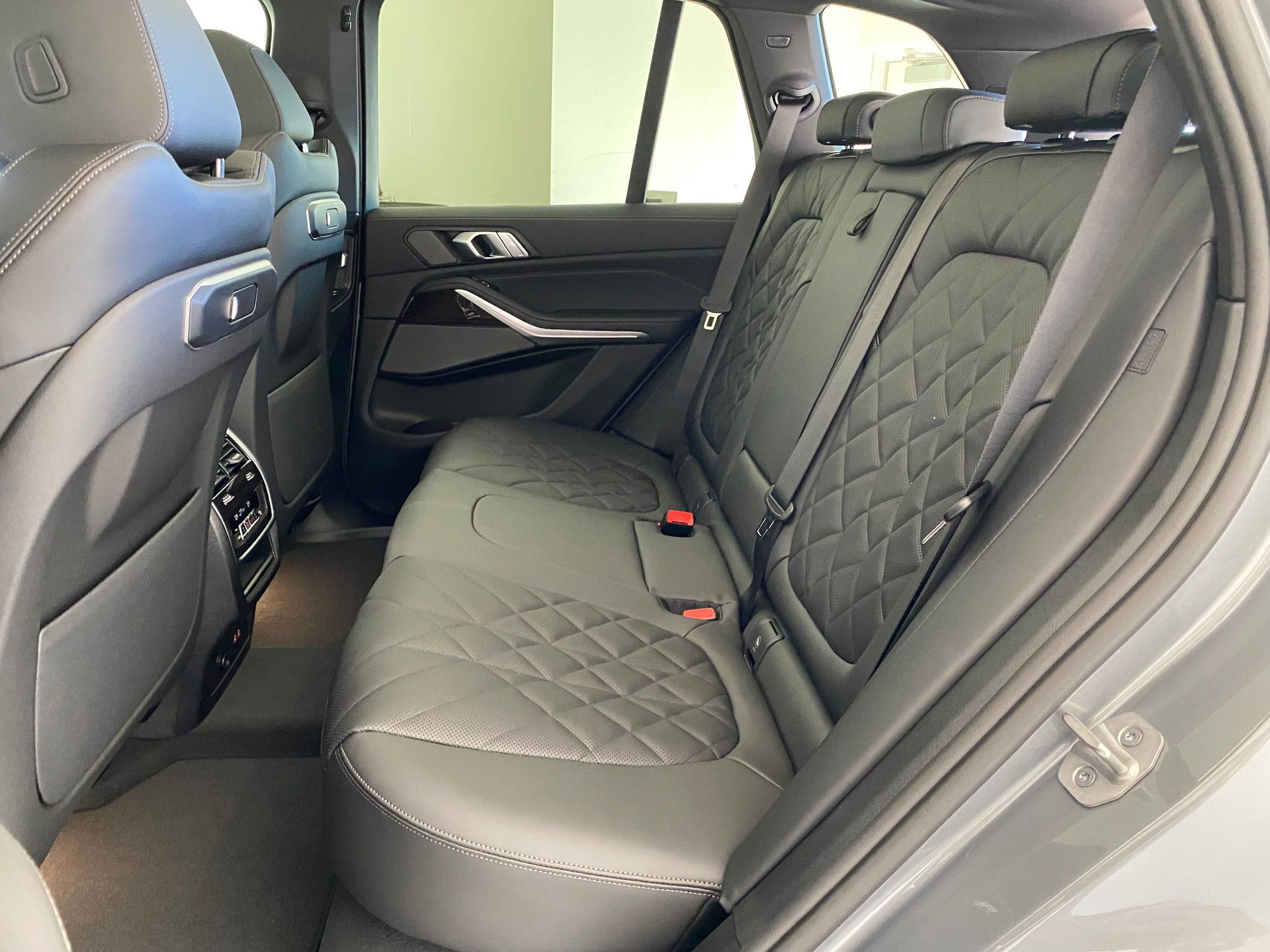 Used 2026 BMW X5 xDrive40i w/ Premium Package image 13