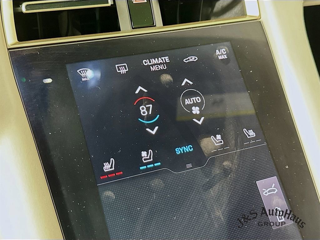 Used 2020 Porsche Taycan 4S w/ Premium Package image 26