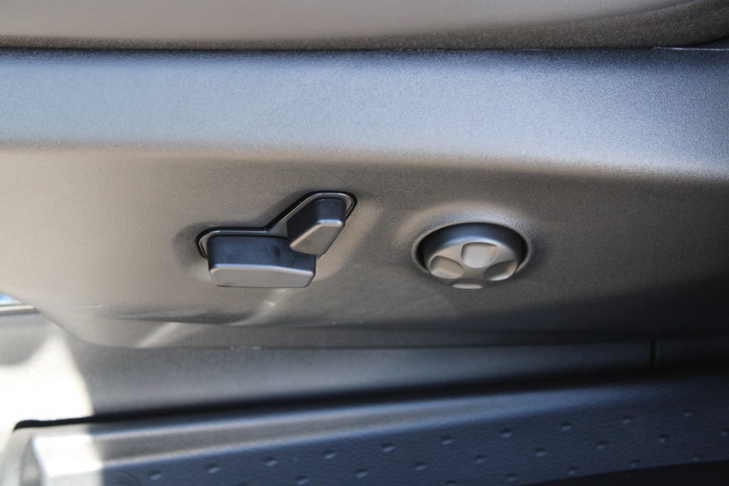 New 2026 Chrysler Pacifica Select w/ S Appearance Package image 25