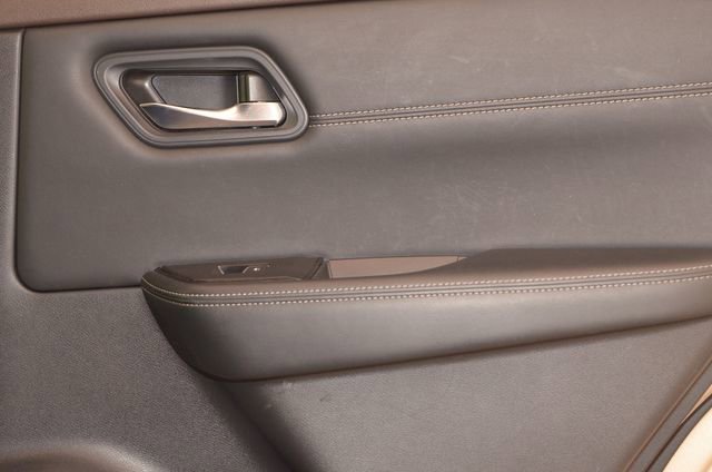 Used 2023 Nissan Rogue SL image 13